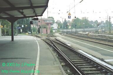 Bahnhof Traunstein - Abfahrtsgleis der Nebenbahn nach Ruhpolding (Oktober 2003)